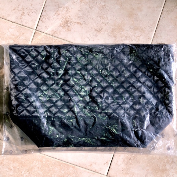 🎉2xHP🎉 LANCOME Le Sac Panache Zip Top Satin Quilt Tote Weekend Bag Vintage NWT - Picture 5 of 6